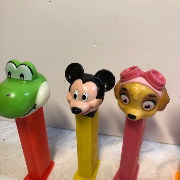 Lot of 7 Vintage Pez Dispensers Goofy, bunny, Mickey, Yoshi, Disney - Picture 7 of 13